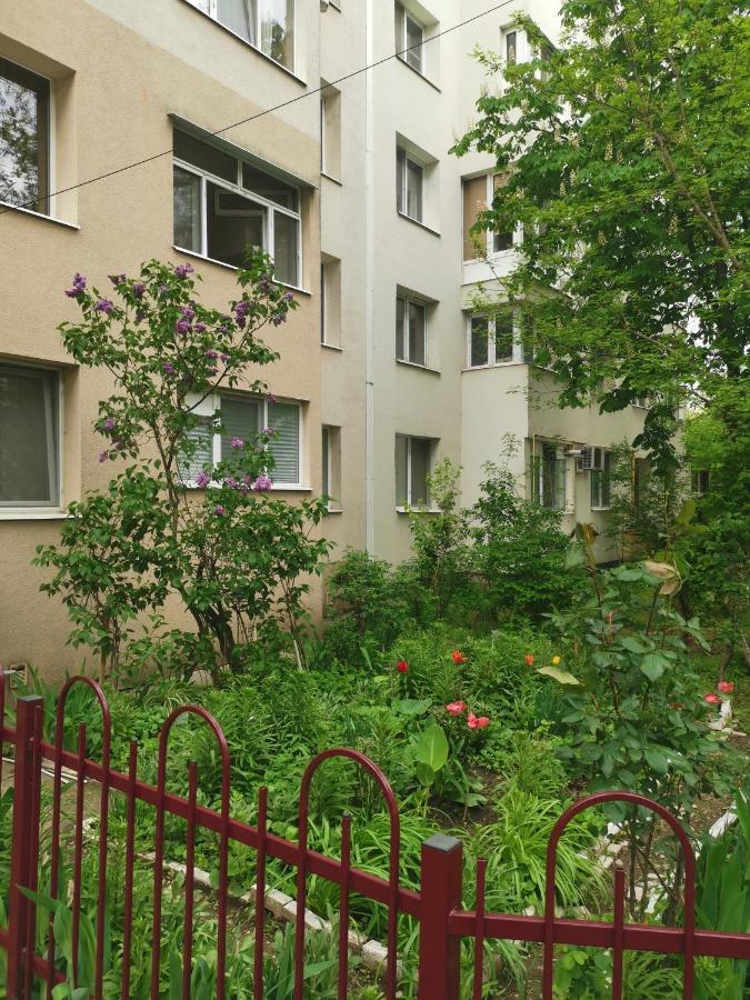 Awesome Apartment Bucharest Luaran gambar