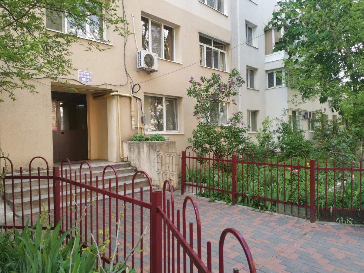 Awesome Apartment Bucharest Luaran gambar