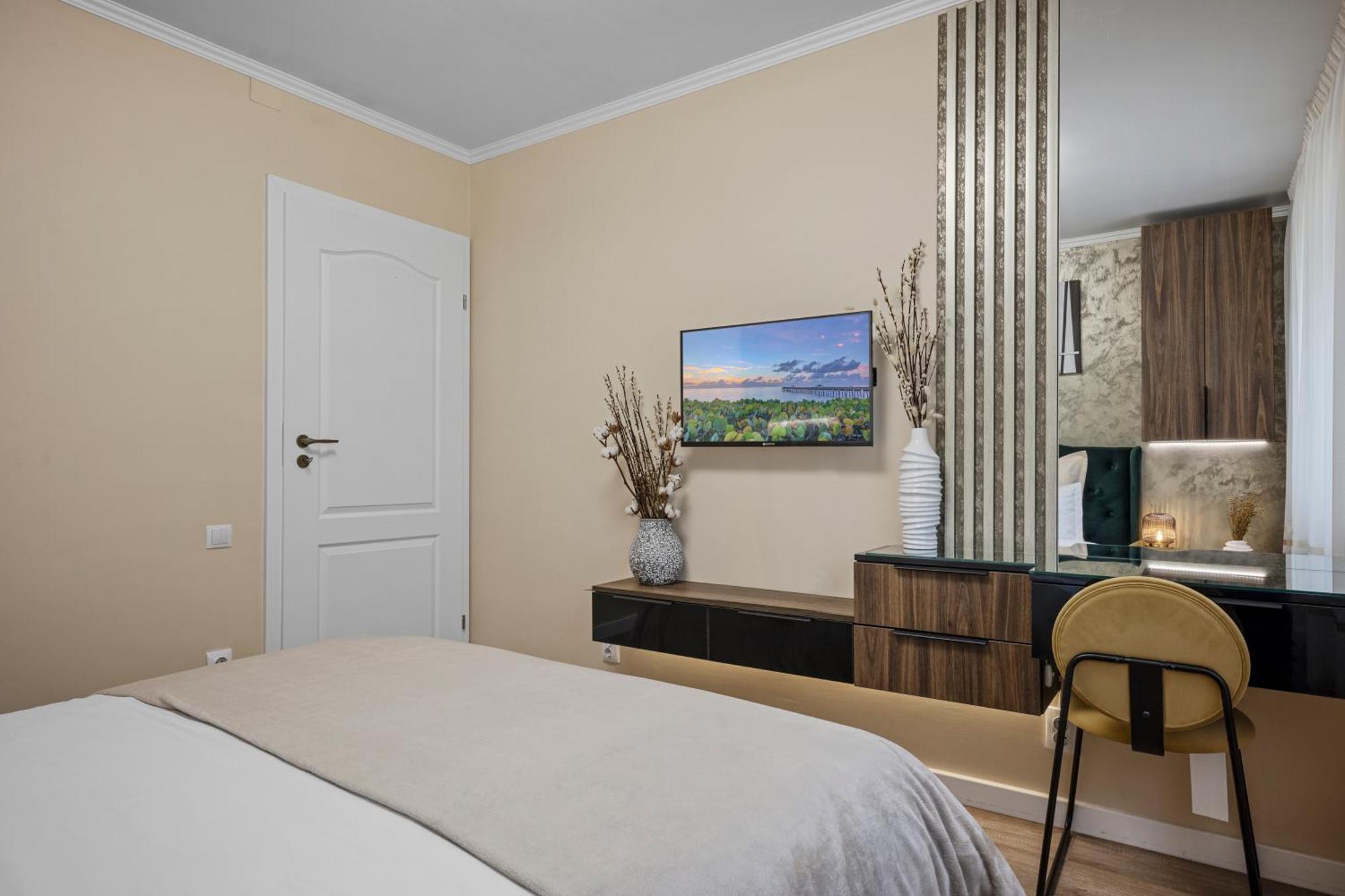 Awesome Apartment Bucharest Luaran gambar